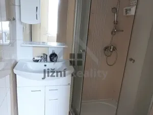 Prodej bytu 3+1, Studená, Komenského, 81 m2