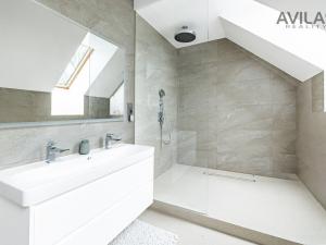 Prodej rodinného domu, Praha - Vokovice, Ke dvoru, 213 m2