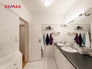 Prodej bytu 3+1, Praha - Libuš, V rohu, 107 m2