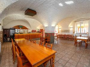 Pronájem restaurace, Vysoké Veselí, 1. máje, 600 m2