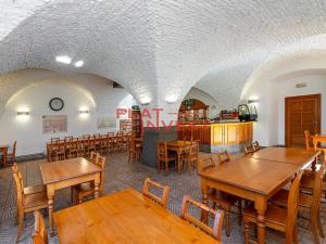 Pronájem restaurace, Vysoké Veselí, 1. máje, 600 m2