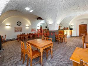 Pronájem restaurace, Vysoké Veselí, 1. máje, 600 m2