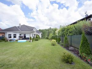 Prodej rodinného domu, Květnice, V Zelených, 300 m2