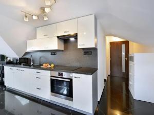 Prodej rodinného domu, Květnice, V Zelených, 300 m2