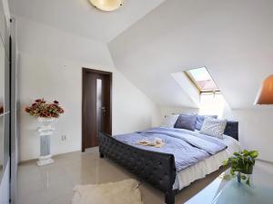 Prodej rodinného domu, Květnice, V Zelených, 300 m2