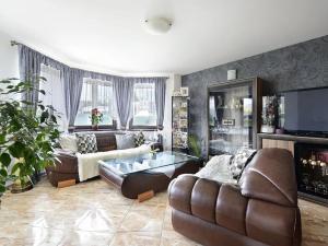 Prodej rodinného domu, Květnice, V Zelených, 300 m2