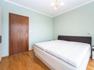 Pronájem bytu 2+kk, Praha - Jinonice, Kloudova, 58 m2