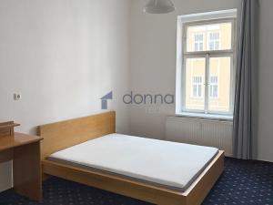 Pronájem bytu 1+1, Praha - Nusle, Slavojova, 33 m2