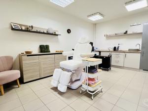 Pronájem komerční nemovitosti, Mnichovice, Masarykovo náměstí, 50 m2