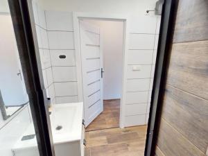 Pronájem bytu 1+1, Meziboří, Nad parkem, 39 m2