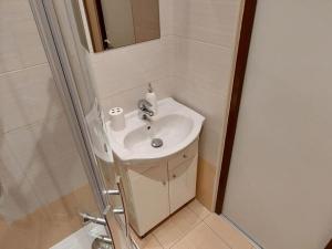 Pronájem bytu 3+1, Valašské Meziříčí - Krásno nad Bečvou, Na Šištotě, 74 m2