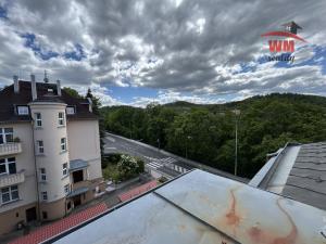 Prodej bytu 4+1, Karlovy Vary, Palackého náměstí, 93 m2