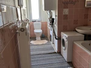 Prodej bytu 4+1, Karlovy Vary, Palackého náměstí, 93 m2