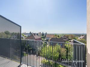 Pronájem bytu 1+kk, Praha - Kyje, Za černým mostem, 24 m2