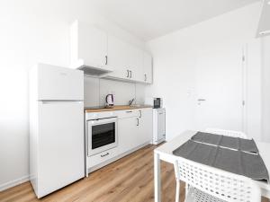 Pronájem bytu 1+kk, Praha - Kyje, Za černým mostem, 24 m2