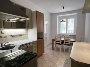 Prodej bytu 3+1, Praha - Bubeneč, Jugoslávských partyzánů, 103 m2