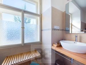 Pronájem bytu 1+kk, Praha - Malá Strana, Cihelná, 47 m2