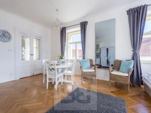 Pronájem bytu 1+kk, Praha - Malá Strana, Cihelná, 47 m2