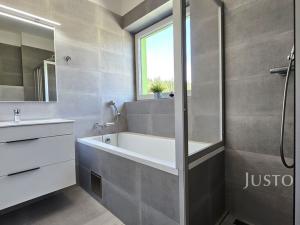 Pronájem bytu 3+kk, Písek - Hradiště, Cihlářská, 83 m2