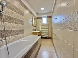Prodej bytu 2+1, Krnov - Pod Cvilínem, Zeyerova, 70 m2