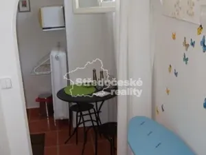 Pronájem bytu 1+kk, Praha - Holešovice, U Pergamenky, 28 m2