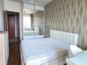 Pronájem bytu 2+kk, Praha - Hrdlořezy, Nad Smetankou, 68 m2