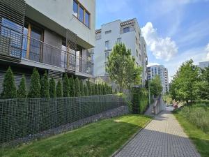 Pronájem bytu 2+kk, Praha - Hrdlořezy, Nad Smetankou, 68 m2
