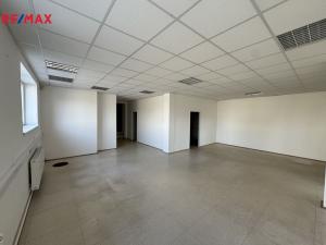 Pronájem kanceláře, Zlín - Malenovice, Šrámkova, 222 m2