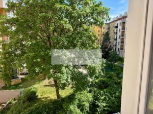 Pronájem bytu 2+kk, Praha - Holešovice, Strojnická, 56 m2