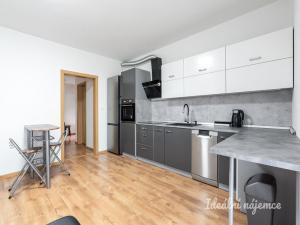 Pronájem bytu 2+kk, Hostivice, Žitná, 44 m2