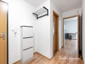 Pronájem bytu 2+kk, Hostivice, Žitná, 44 m2