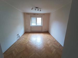Pronájem bytu 1+1, Chomutov, Karla Buriana, 35 m2