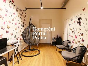 Pronájem restaurace, Praha - Malá Strana, Karmelitská, 120 m2