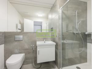 Pronájem bytu 2+kk, Praha - Kobylisy, Pakoměřická, 42 m2