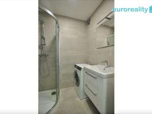Pronájem bytu 2+kk, Praha - Troja, Na Šutce, 56 m2