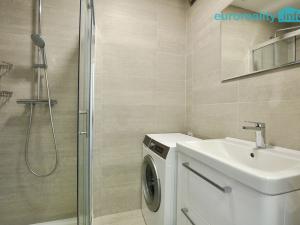 Pronájem bytu 2+kk, Praha - Troja, Na Šutce, 56 m2