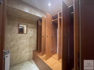 Pronájem obchodního prostoru, Karlovy Vary, Divadelní náměstí, 200 m2
