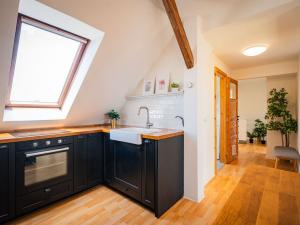Prodej bytu 3+kk, Praha - Řepy, Čistovická, 63 m2