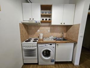 Pronájem bytu 2+kk, Praha - Prosek, Na pokraji, 54 m2