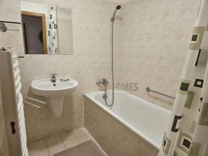 Pronájem bytu 2+kk, Praha - Prosek, Na pokraji, 54 m2