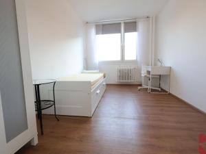 Pronájem bytu 2+kk, Praha - Kobylisy, Slancova, 45 m2