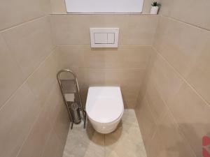 Pronájem bytu 2+kk, Praha - Kobylisy, Slancova, 45 m2
