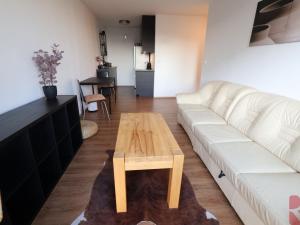 Pronájem bytu 2+kk, Praha - Kobylisy, Slancova, 45 m2