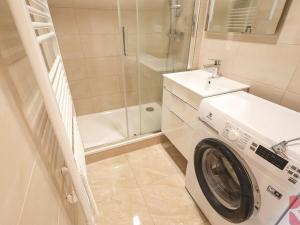 Pronájem bytu 2+kk, Praha - Kobylisy, Slancova, 45 m2