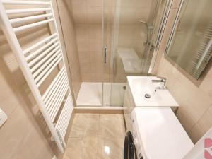 Pronájem bytu 2+kk, Praha - Kobylisy, Slancova, 45 m2