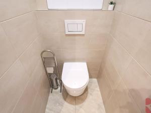 Pronájem bytu 2+kk, Praha - Kobylisy, Slancova, 45 m2