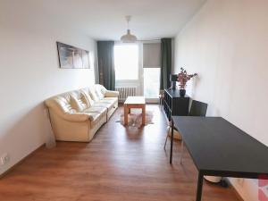 Pronájem bytu 2+kk, Praha - Kobylisy, Slancova, 45 m2