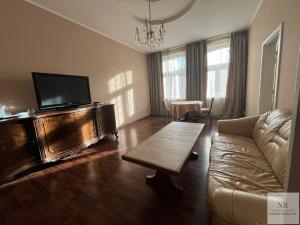 Prodej bytu 4+1, Karlovy Vary, Bulharská, 125 m2