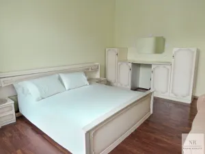 Prodej bytu 4+1, Karlovy Vary, Bulharská, 125 m2