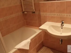 Prodej ubytování, Karlovy Vary, Západní, 2600 m2